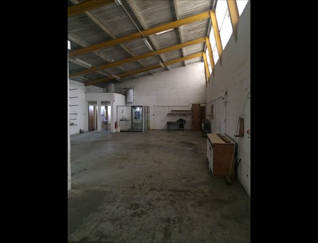 346M² FACTORY RENTED IN PAARDEN EILAND